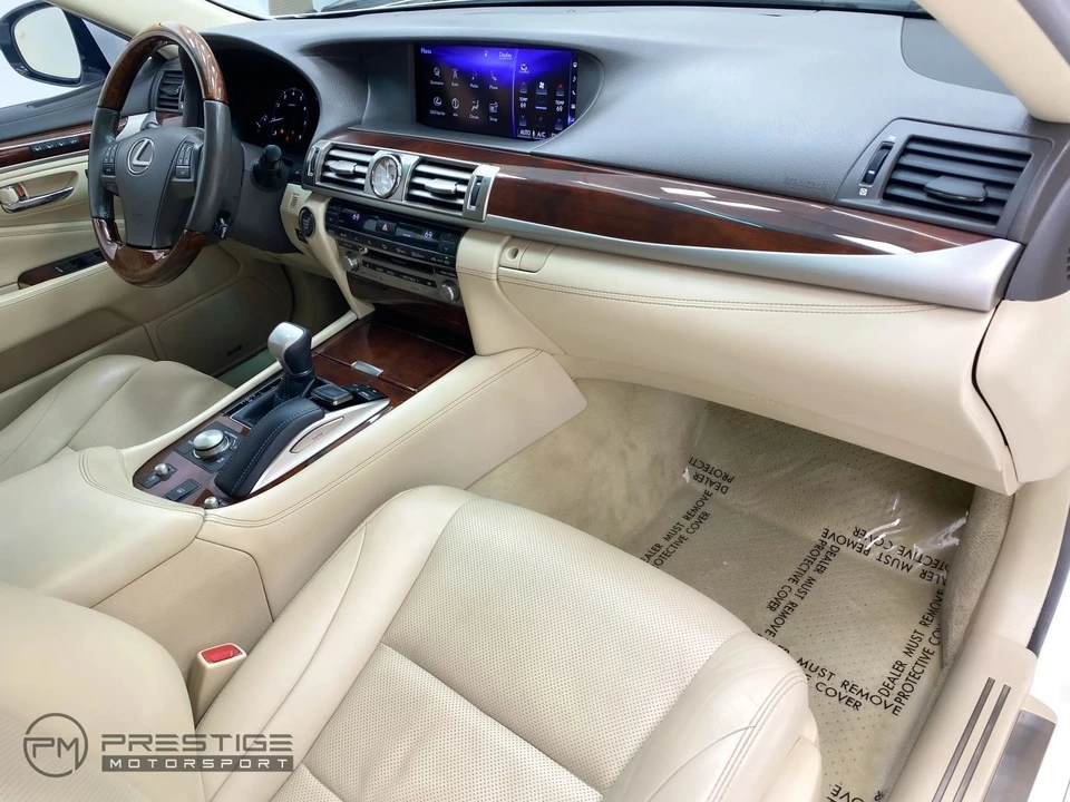2016 Lexus LS 4th Gen - Image 15 of 31