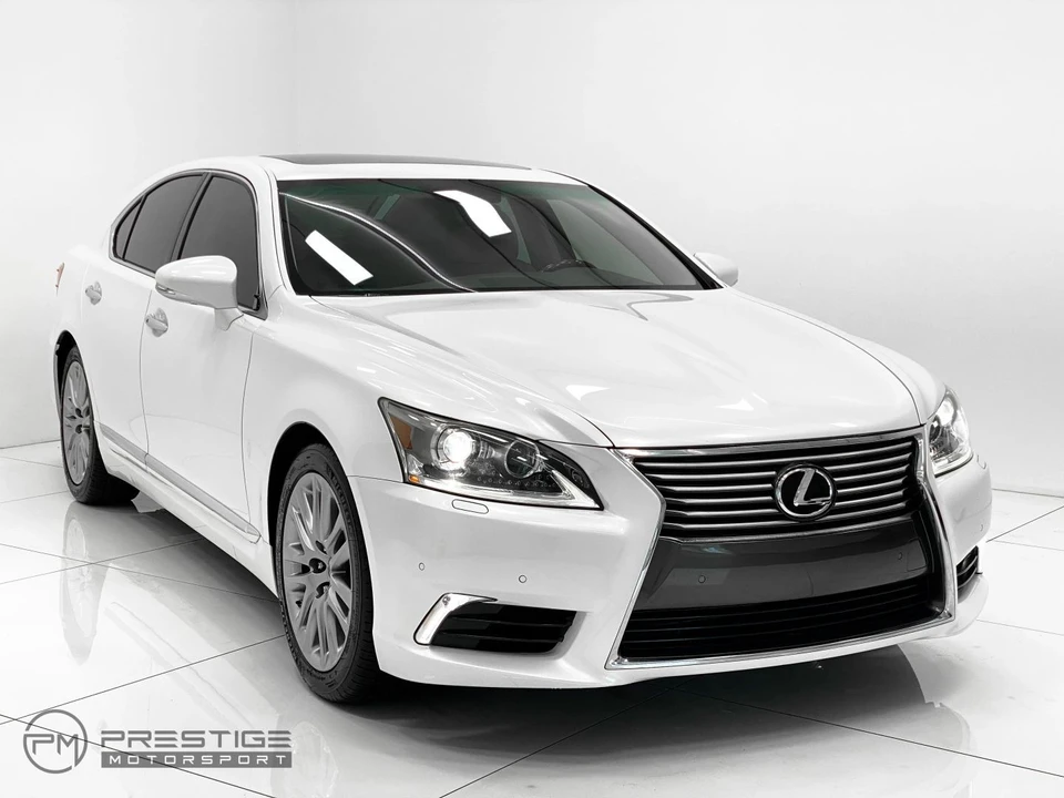 2016 Lexus LS 4th Gen - Image 11 of 31