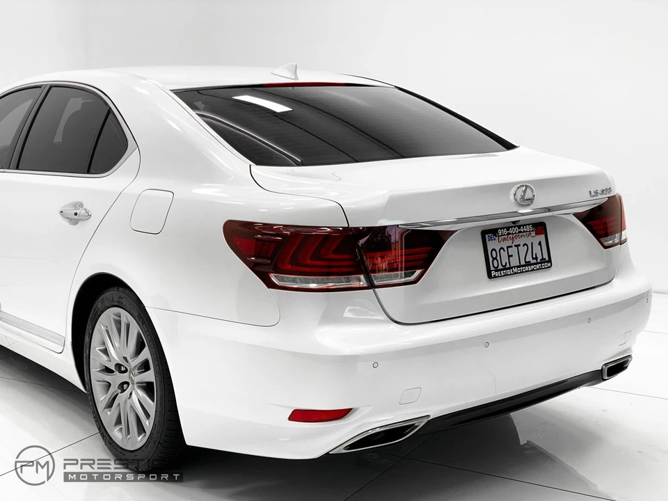 2016 Lexus LS 4th Gen - Image 10 of 31