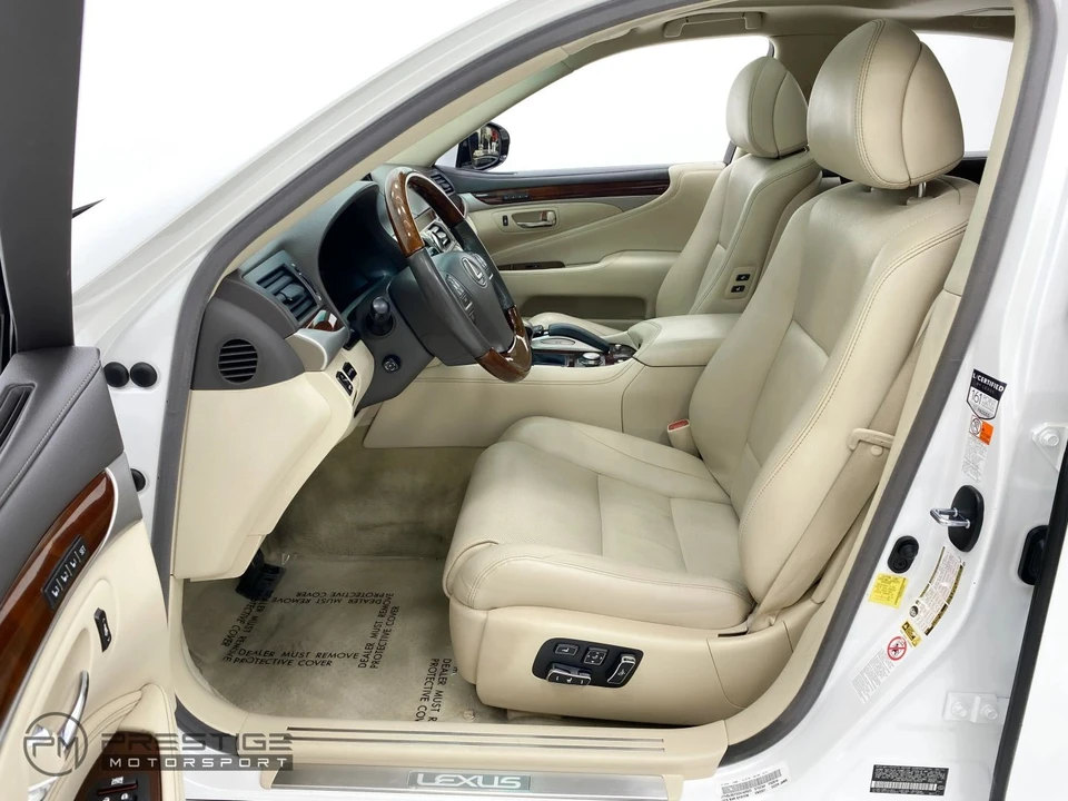2016 Lexus LS 4th Gen - Image 17 of 31