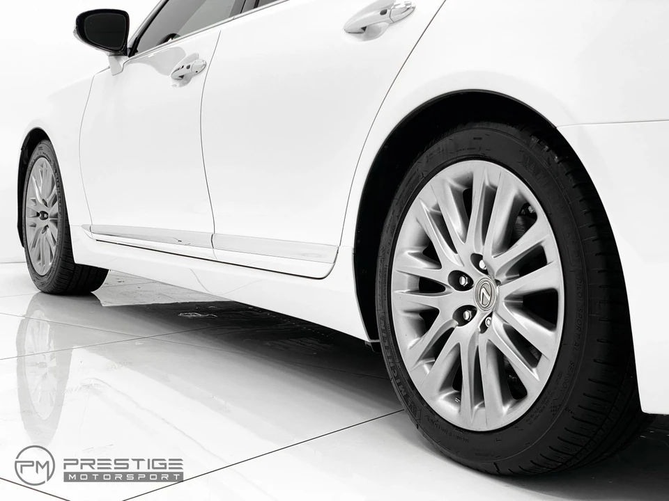 2016 Lexus LS 4th Gen - Image 29 of 31