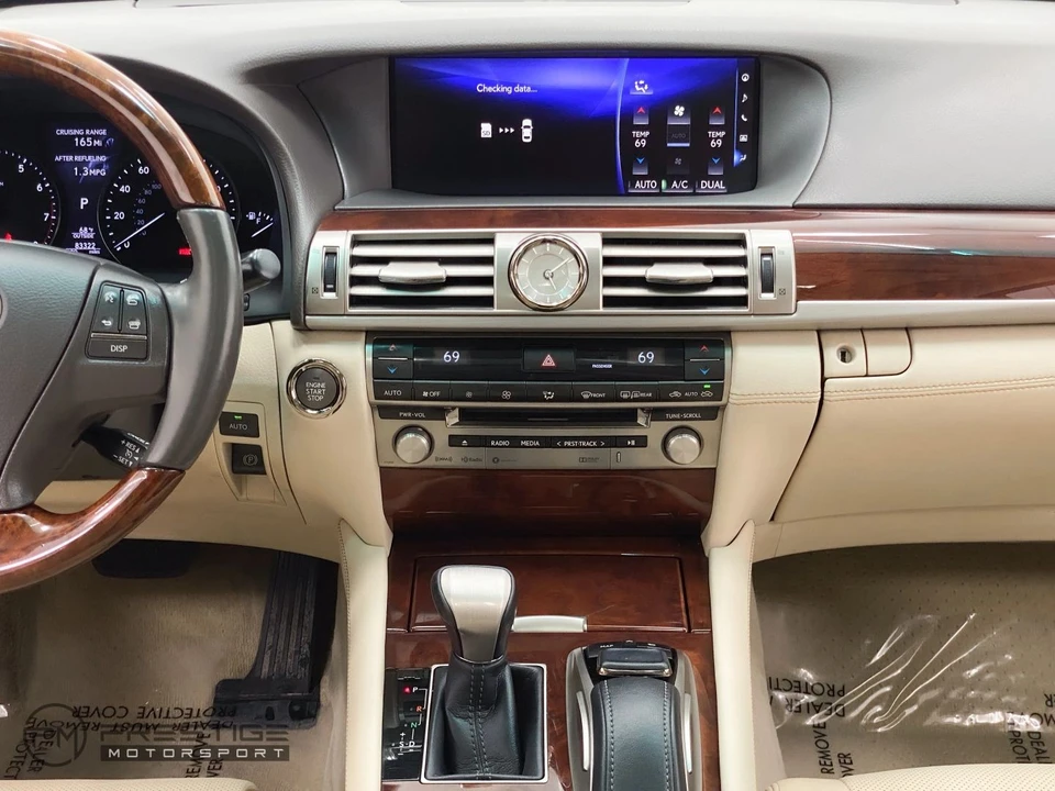 2016 Lexus LS 4th Gen - Image 20 of 31