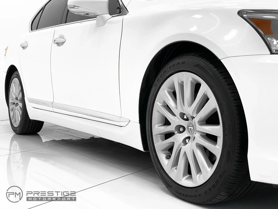 2016 Lexus LS 4th Gen - Image 13 of 31