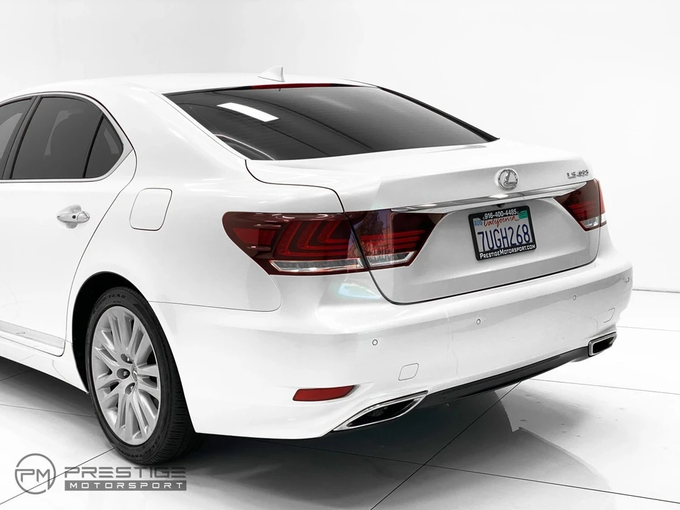 2016 Lexus LS 4th Gen - Image 10 of 31