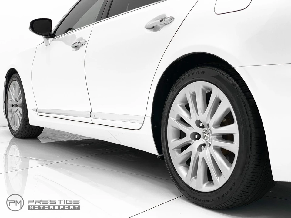 2016 Lexus LS 4th Gen - Image 29 of 31