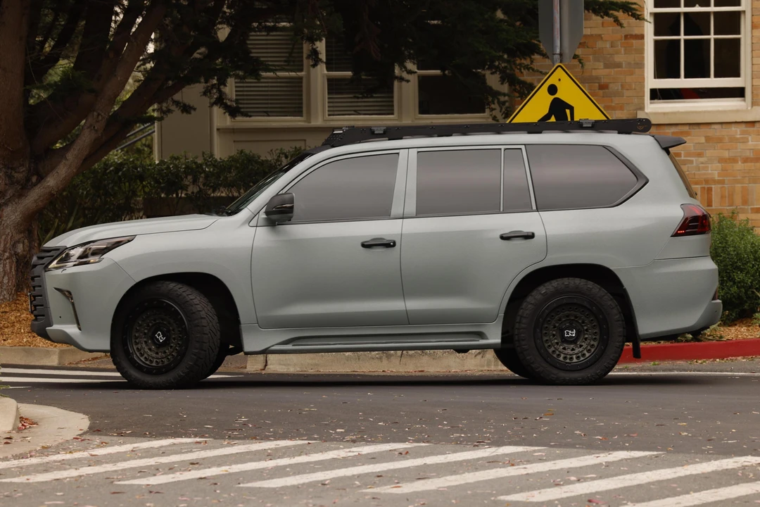 2016 Lexus LX 3rd Gen - Image 3 of 31