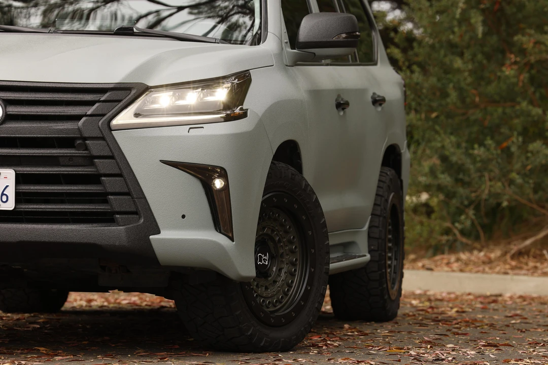 2016 Lexus LX 3rd Gen - Image 20 of 31