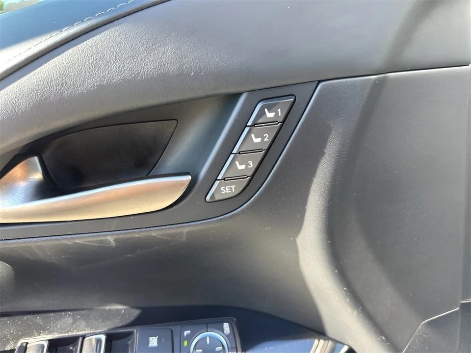 2016 Lexus LX 3rd Gen - Image 11 of 12