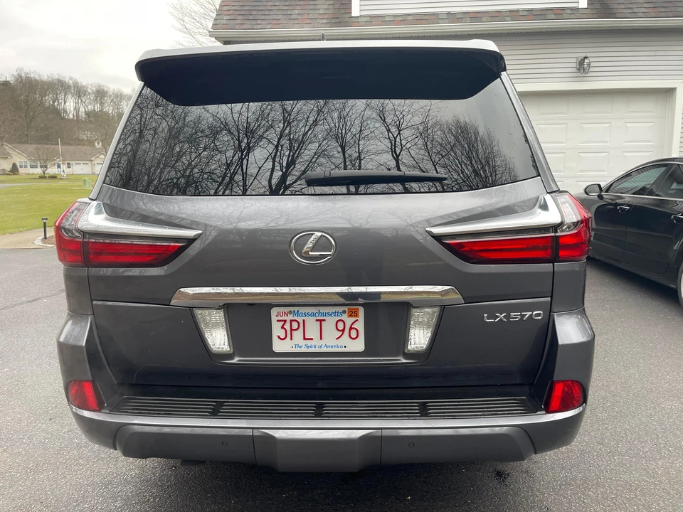2016 Lexus LX 3rd Gen - Image 17 of 31