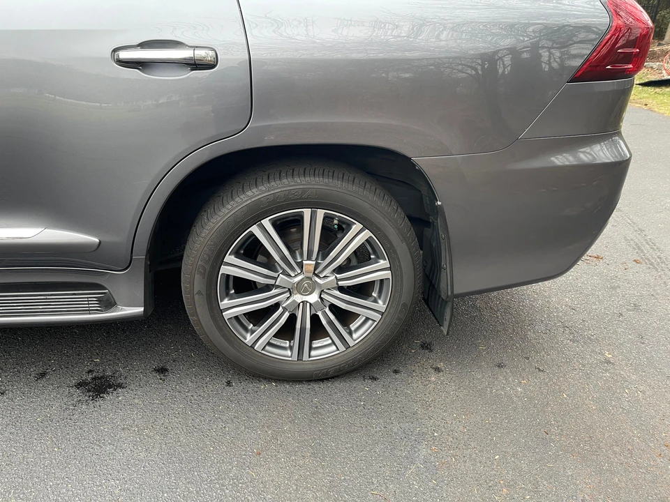2016 Lexus LX 3rd Gen - Image 29 of 31