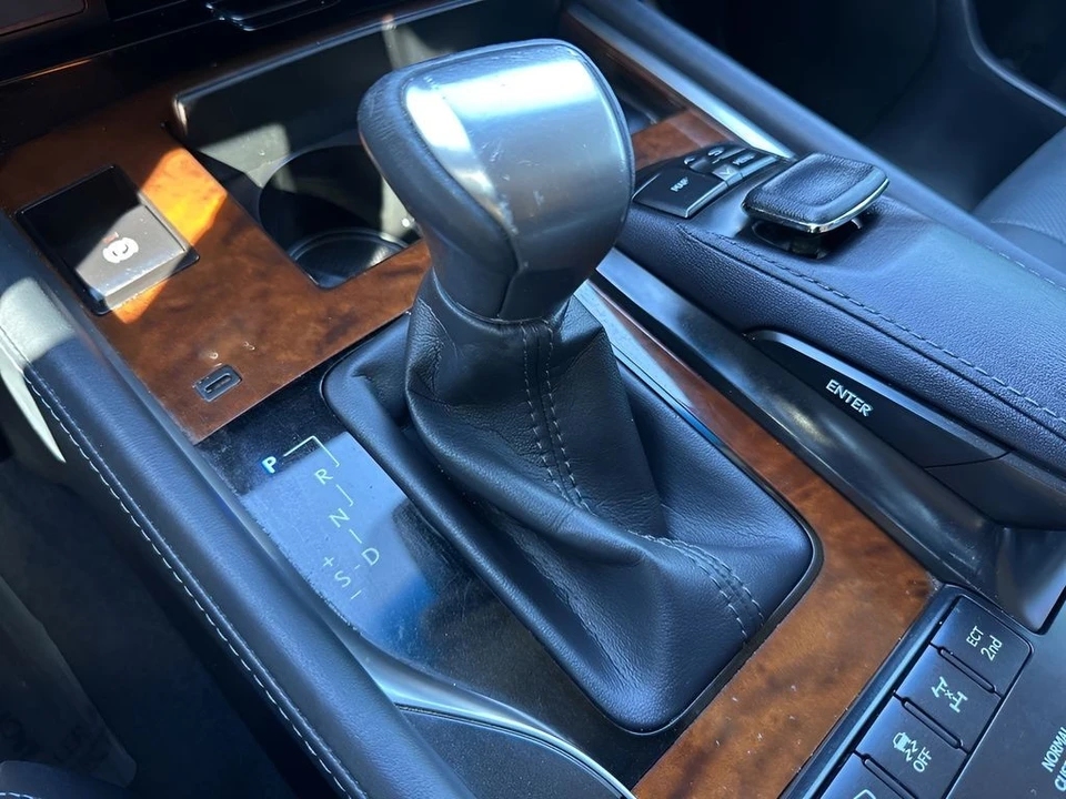 2016 Lexus LX 3rd Gen - Image 20 of 21