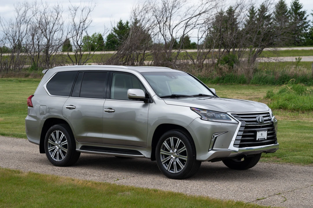 2016 Lexus LX 3rd Gen - Image 15 of 31