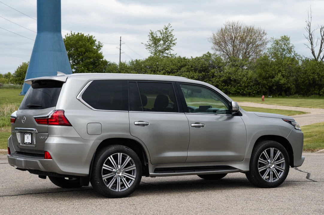 2016 Lexus LX 3rd Gen - Image 12 of 31