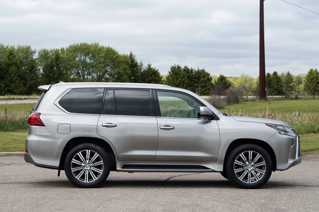2016 Lexus LX 3rd Gen - Image 14 of 31