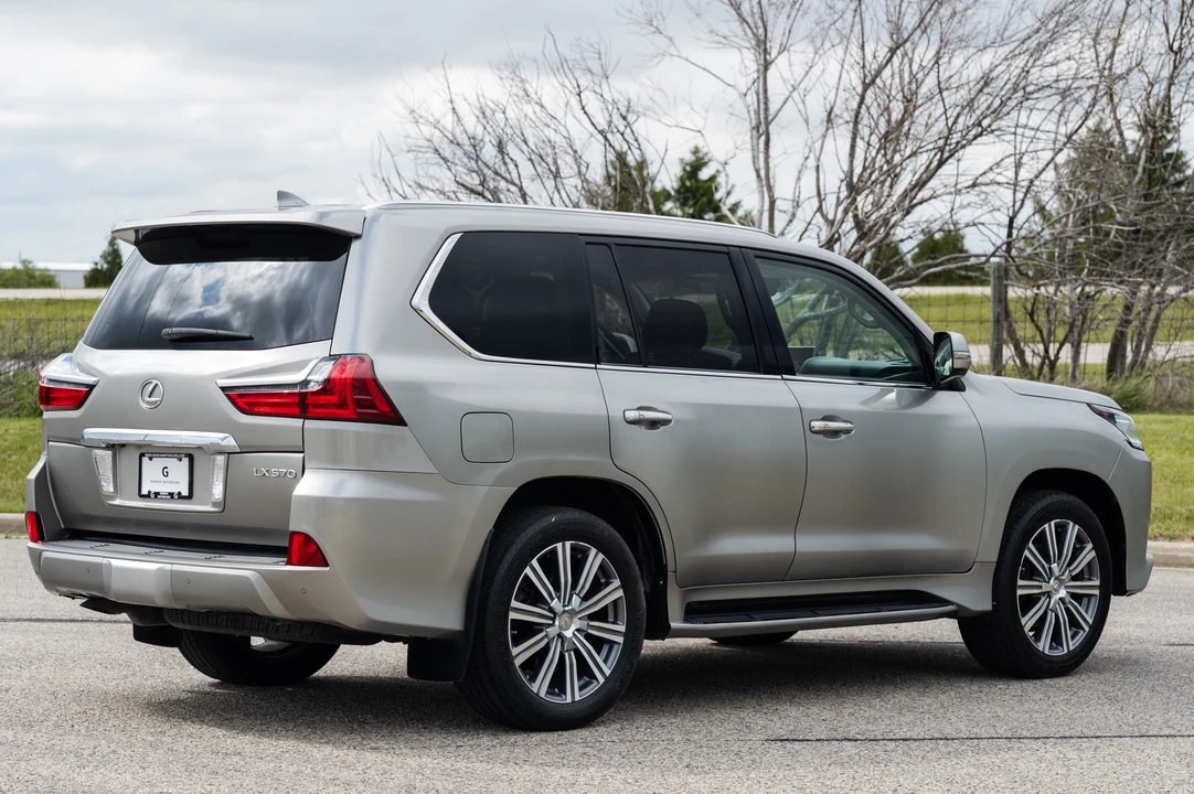 2016 Lexus LX 3rd Gen - Image 11 of 31