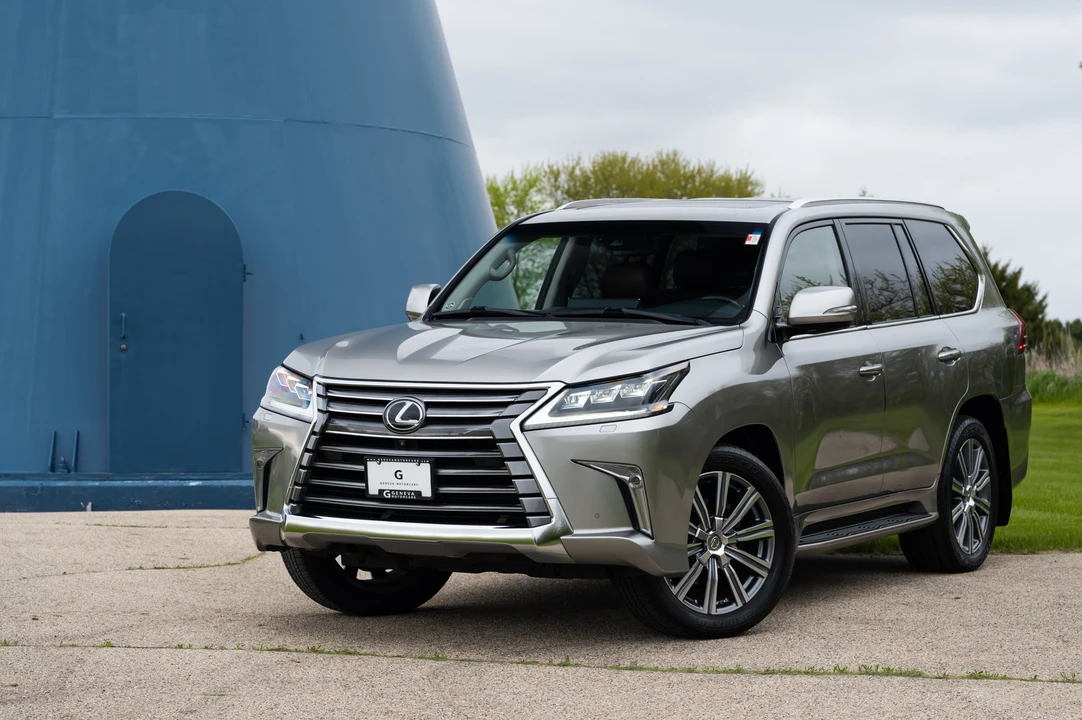 2016 Lexus LX 3rd Gen - Image 3 of 31