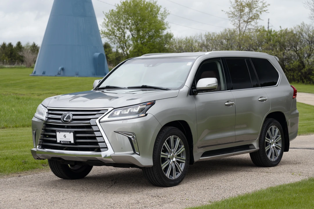 2016 Lexus LX 3rd Gen - Image 4 of 31