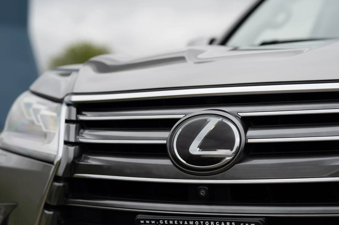 2016 Lexus LX 3rd Gen - Image 25 of 31