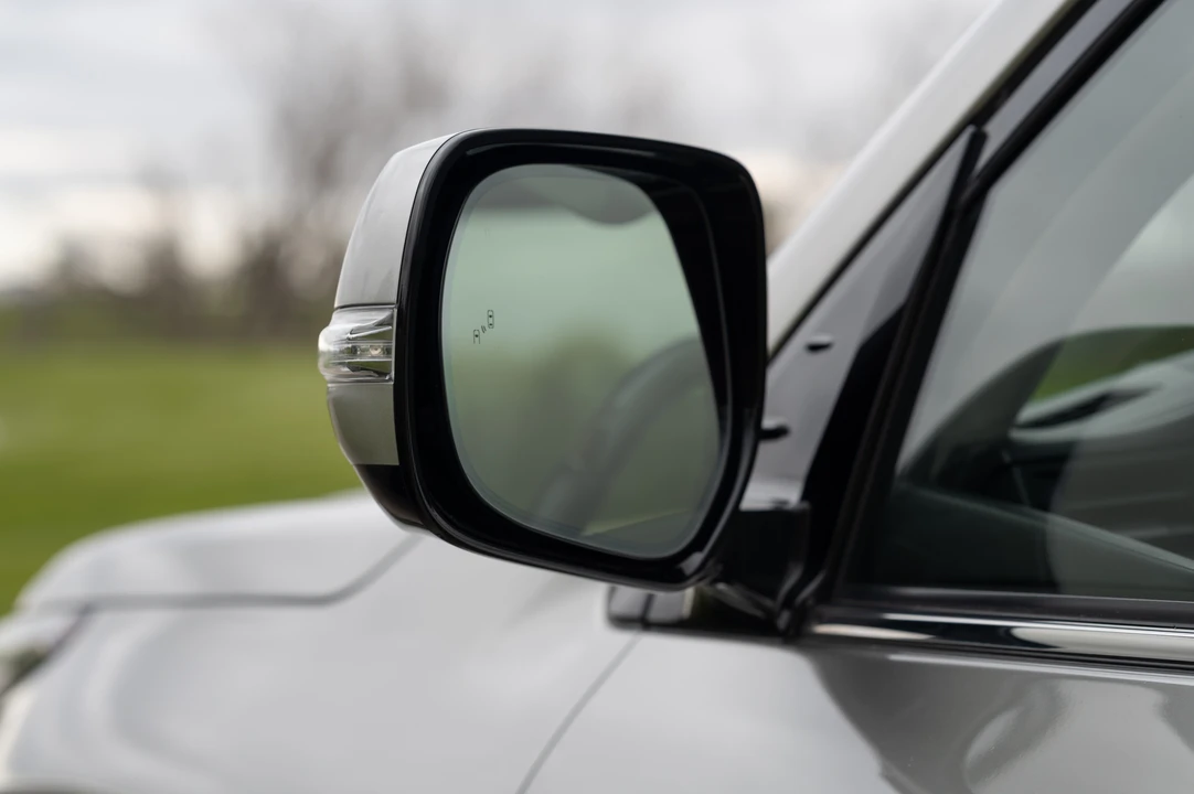 2016 Lexus LX 3rd Gen - Image 27 of 31