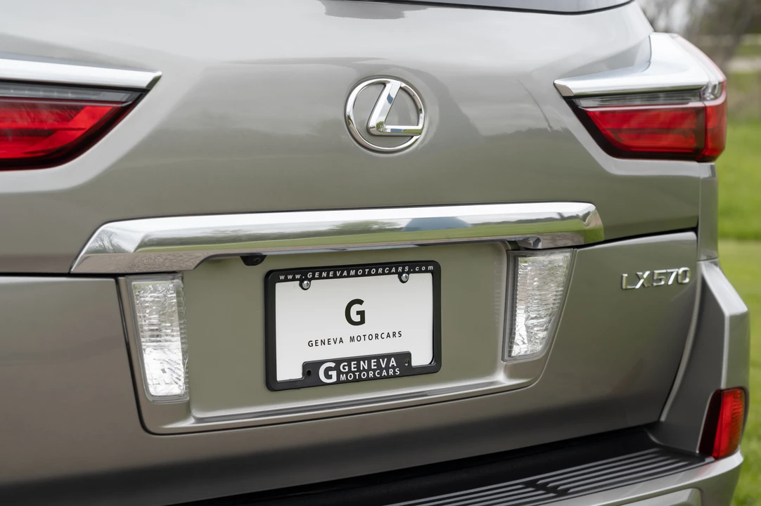 2016 Lexus LX 3rd Gen - Image 31 of 31
