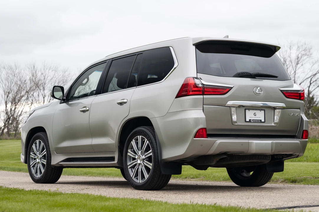 2016 Lexus LX 3rd Gen - Image 9 of 31