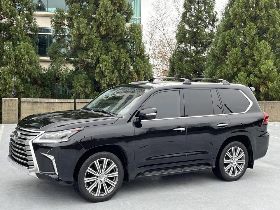 2016 Lexus LX 3rd Gen - Image 4 of 31