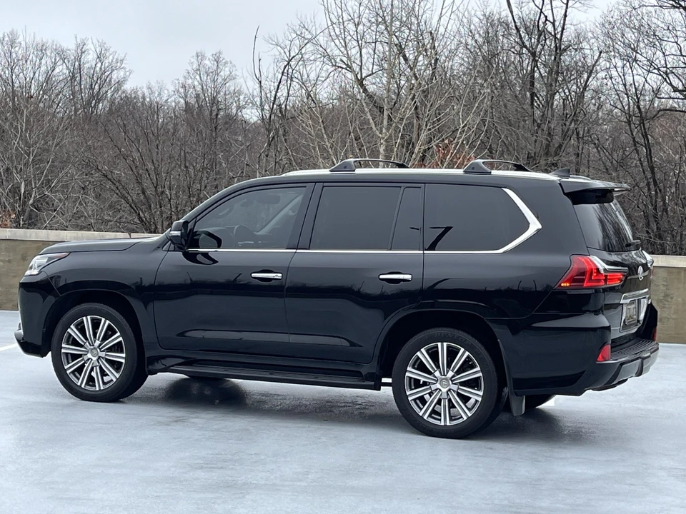 2016 Lexus LX 3rd Gen - Image 21 of 31
