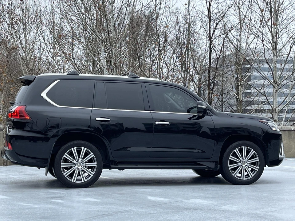 2016 Lexus LX 3rd Gen - Image 8 of 31