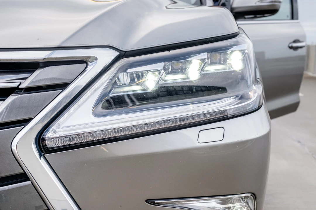 2016 Lexus LX 3rd Gen - Image 30 of 31