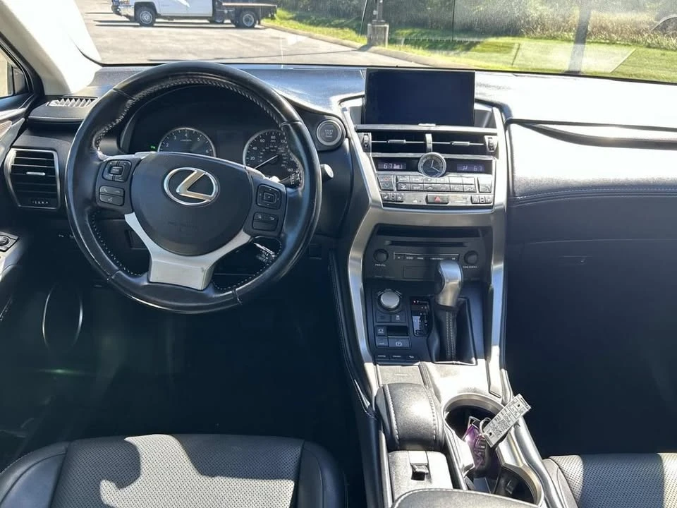 2016 Lexus NX - Image 18 of 20