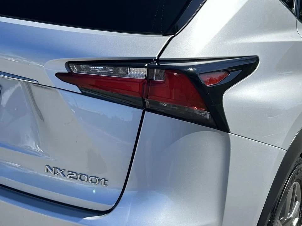 2016 Lexus NX - Image 12 of 20