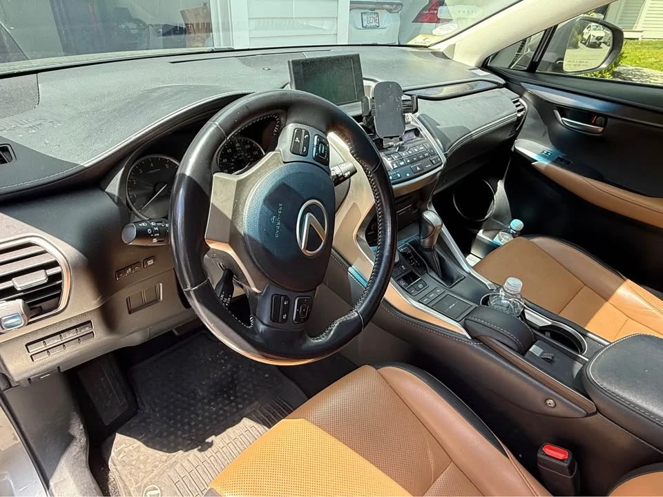 2016 Lexus NX - Image 14 of 20