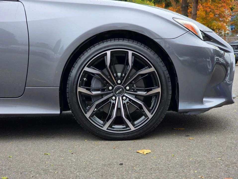 2016 Lexus RC - Image 14 of 20