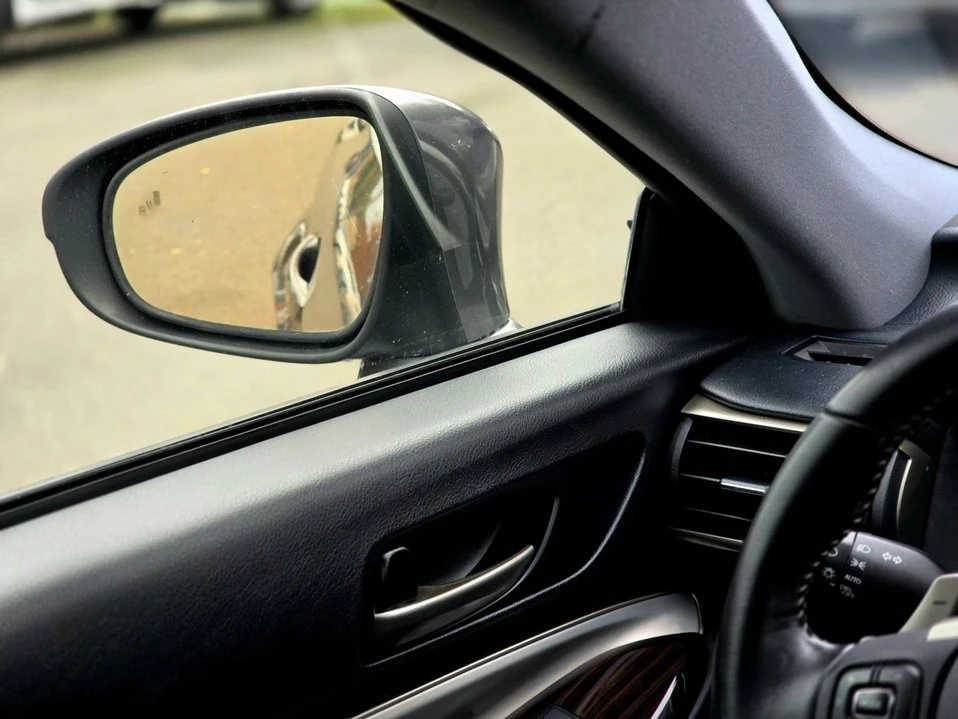 2016 Lexus RC - Image 16 of 20