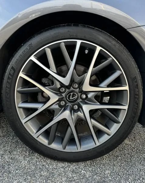 2016 Lexus RC - Image 14 of 20