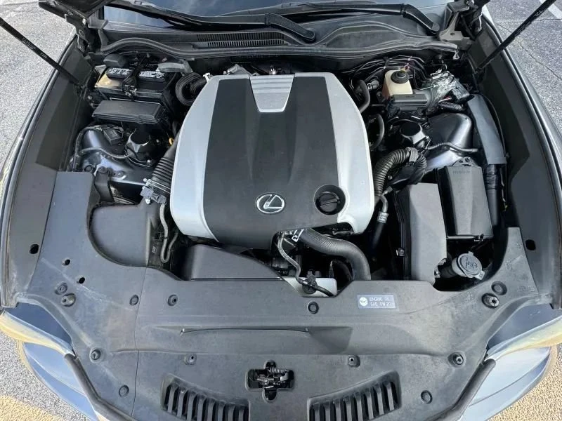 2016 Lexus RC - Image 13 of 20