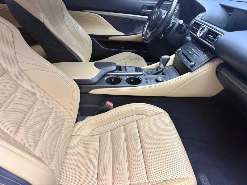 2016 Lexus RC - Image 12 of 16