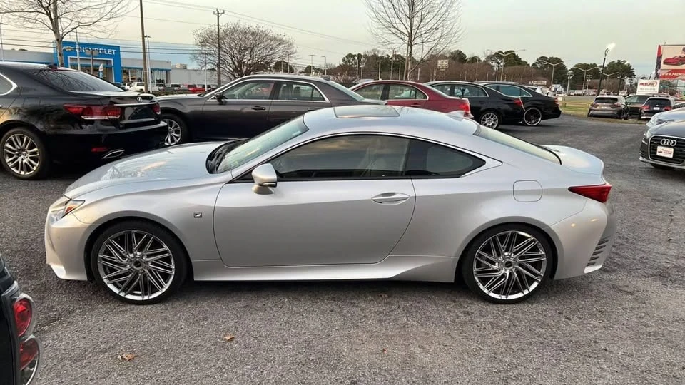 2016 Lexus RC - Image 8 of 20
