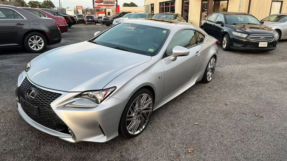 2016 Lexus RC - Image 9 of 20