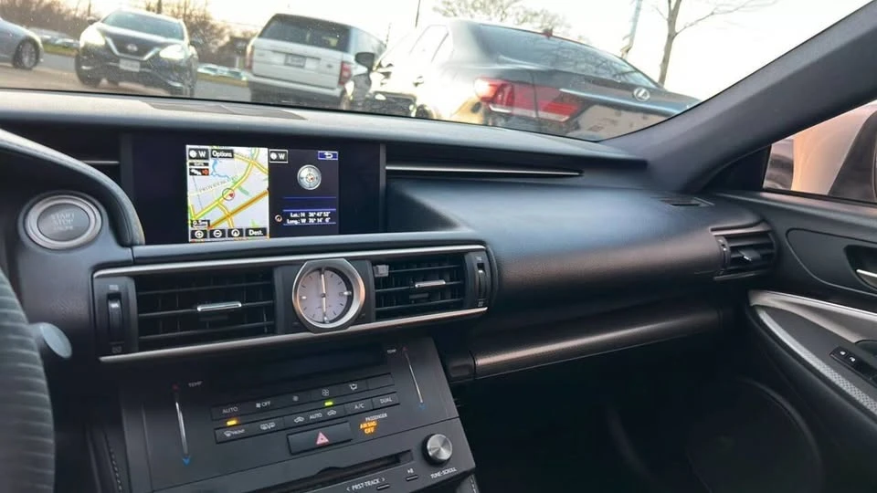 2016 Lexus RC - Image 12 of 20