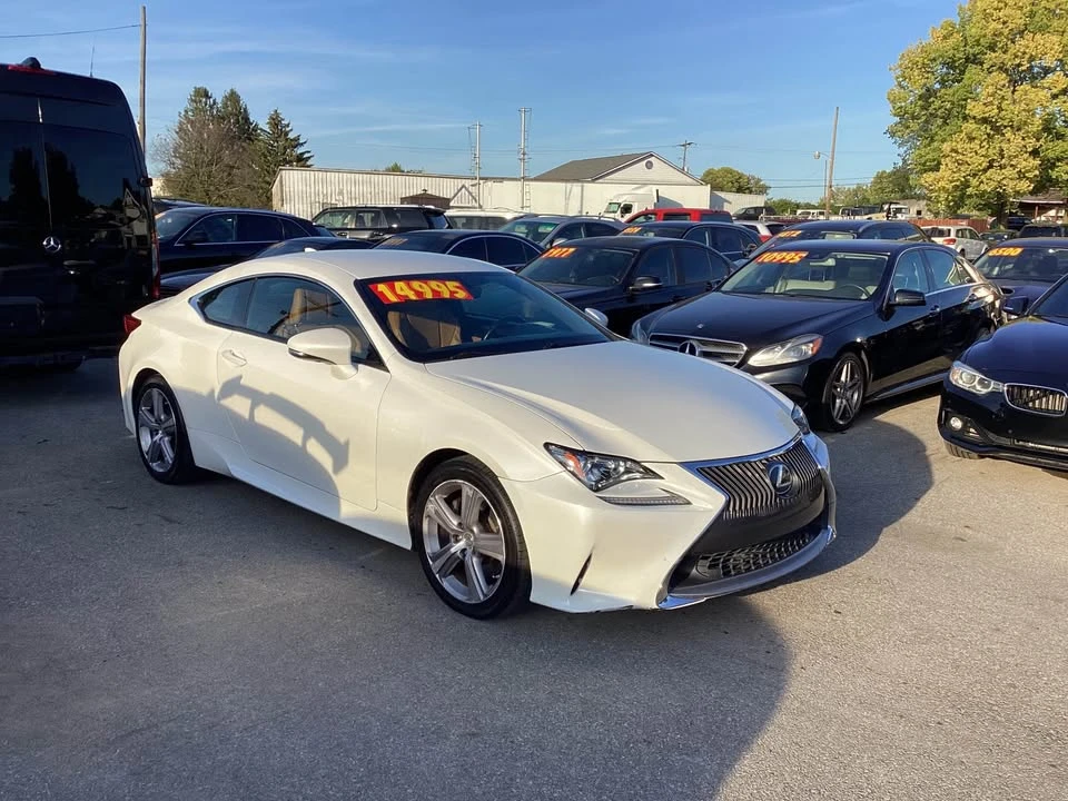 2016 Lexus RC - Image 2 of 6