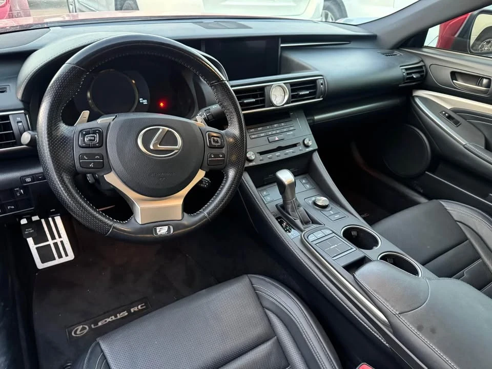2016 Lexus RC - Image 9 of 11