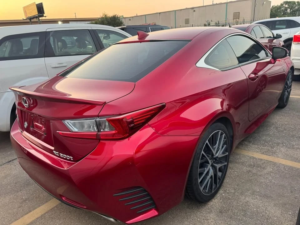 2016 Lexus RC - Image 5 of 11