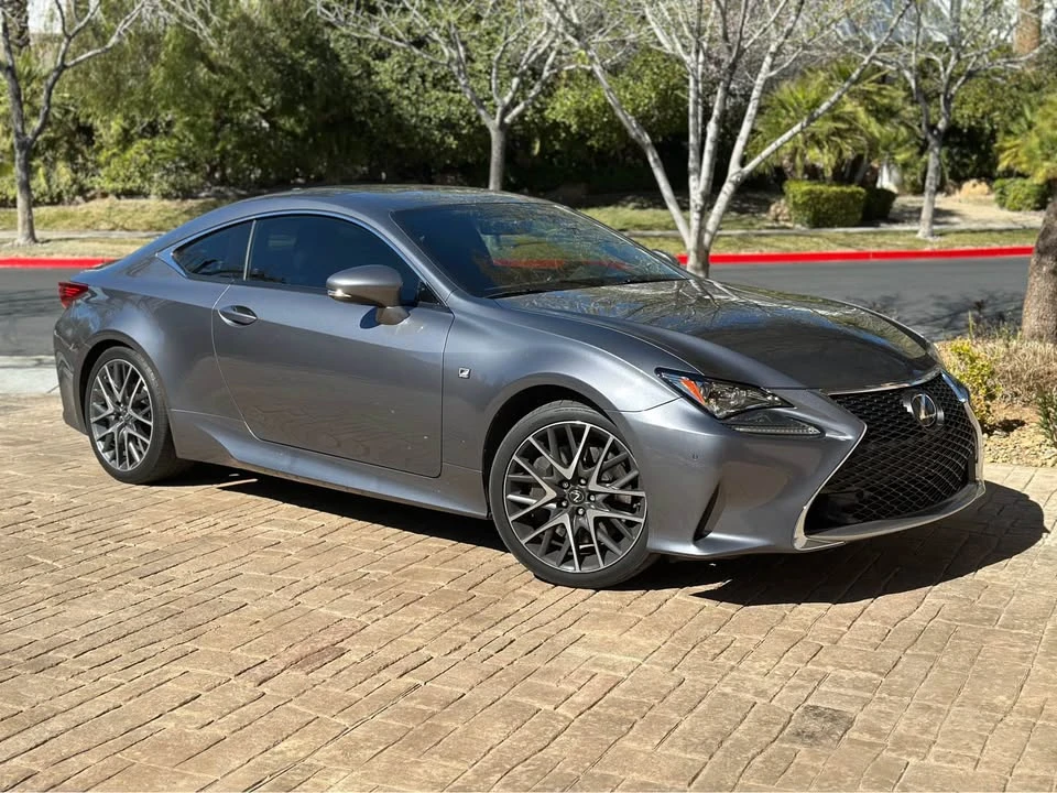 2016 Lexus RC - Image 2 of 4
