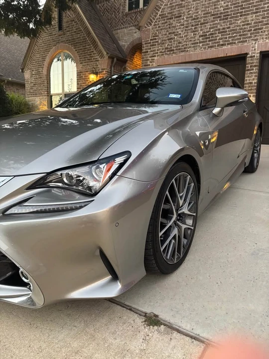 2016 Lexus RC - Image 10 of 14