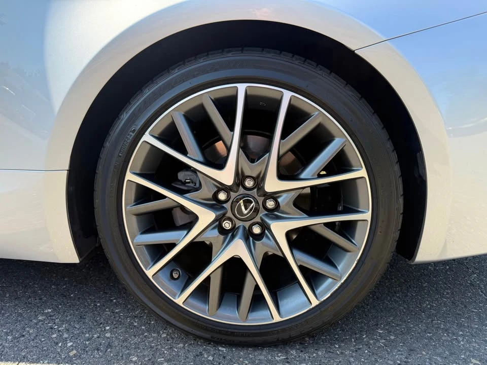 2016 Lexus RC - Image 6 of 19