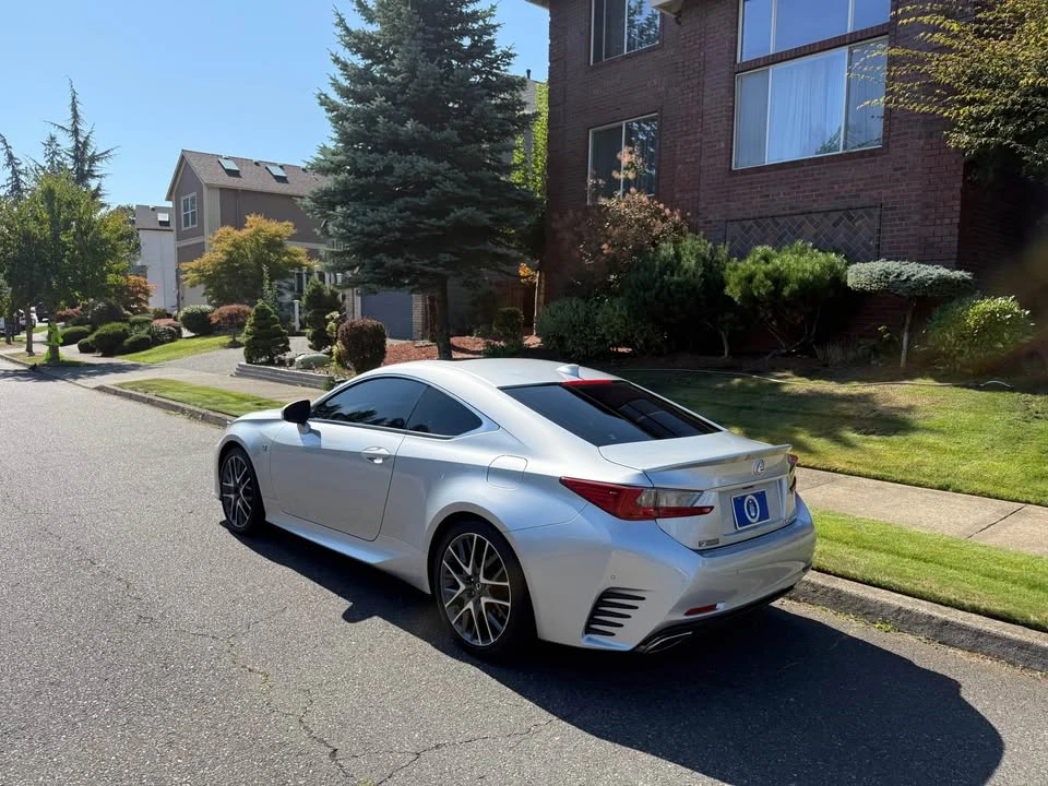 2016 Lexus RC - Image 2 of 19