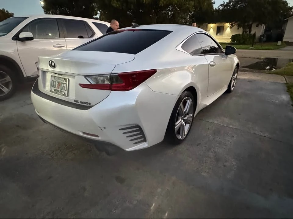 2016 Lexus RC - Image 7 of 9