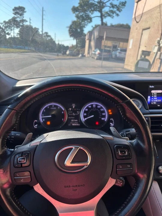 2016 Lexus RC - Image 8 of 8