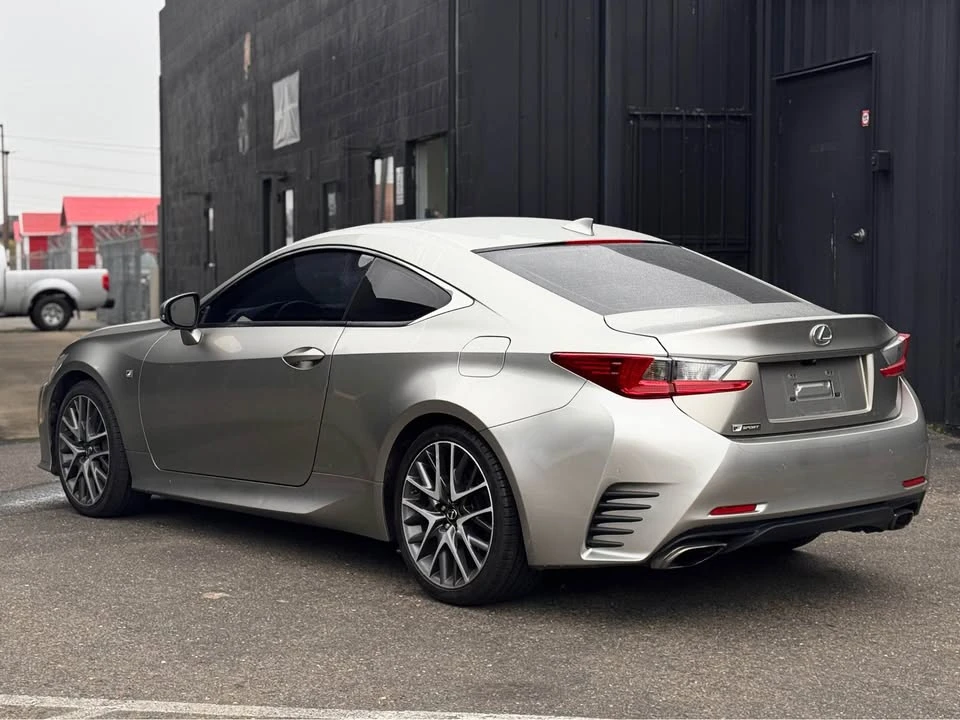 2016 Lexus RC - Image 2 of 10
